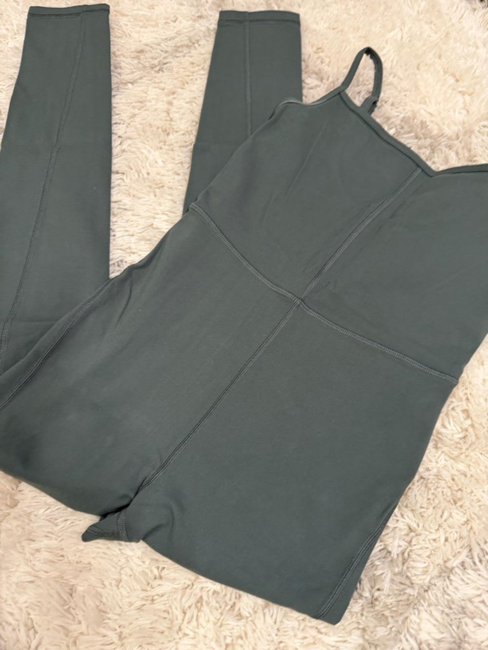 Wilfred free by Aritzia